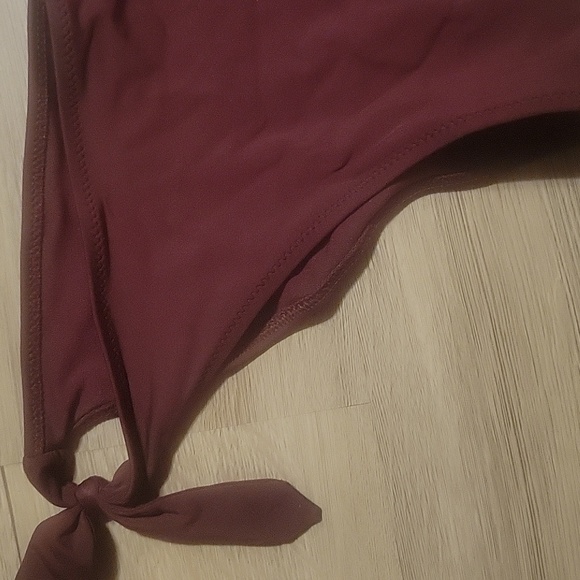 Bikini and matching shorts bundle - Picture 6 of 9